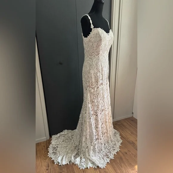 Lillian West Cream/Nude SZ 12 Fitted Sheath Venice Lace Wedding Dress Style 6495 - Picture 7 of 16